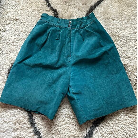 Vintage Bagatelle Womens Suede Leather Shorts Size 8/S Turquoise Green Pleated - Picture 1 of 14